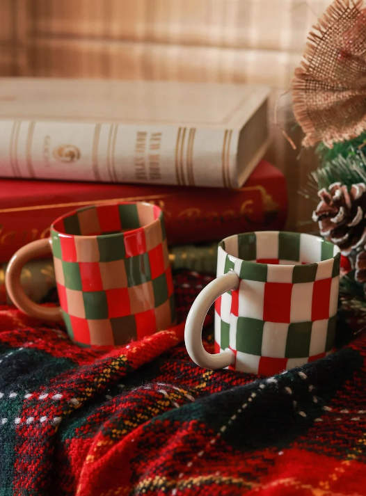 Earlobe Twisted Plaid Ceramic Cup Xmas Special