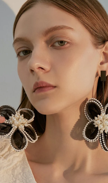 BLACK LACE FLOWER EARRINGS