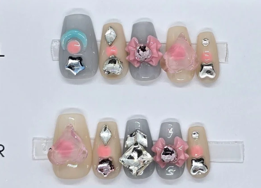 PRESS-ON NAILS (SMALL)