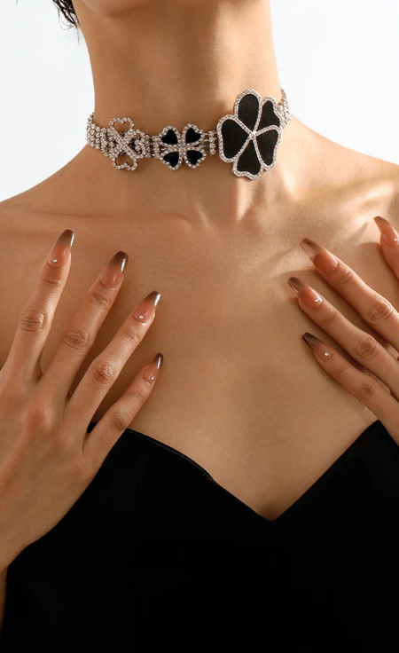 GEOMETRIC FLOWER CHOKER