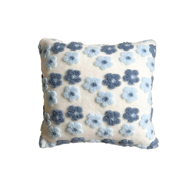 Cute blue daisy pattern throw pilows covers