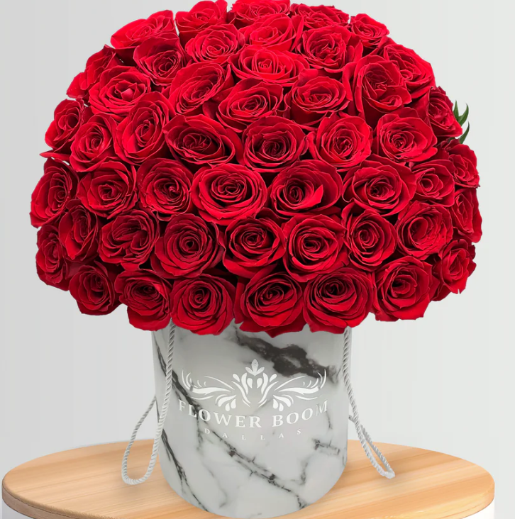 Signature Red Roses In a Box