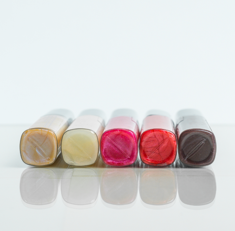 GET 3 Glassy Lips FOR