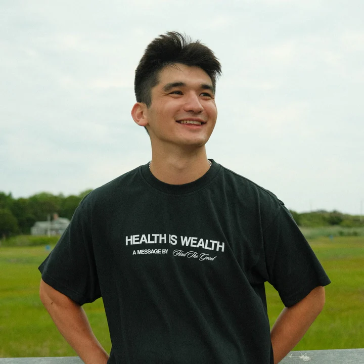 "health Is Wealth" Heavyweight Tee - Black