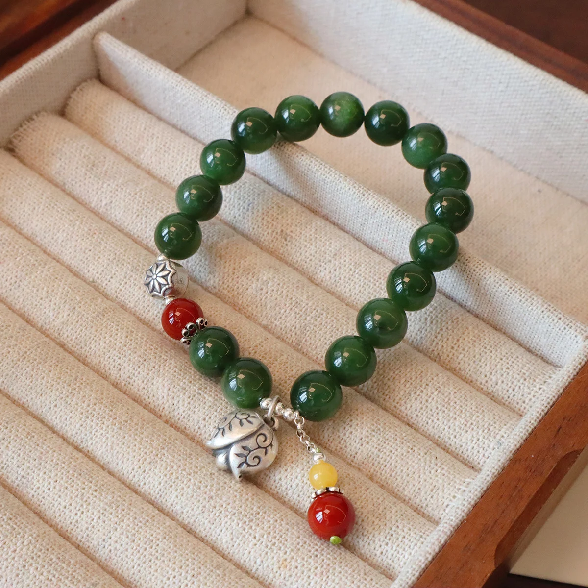 Natural jasper bracelet with silver