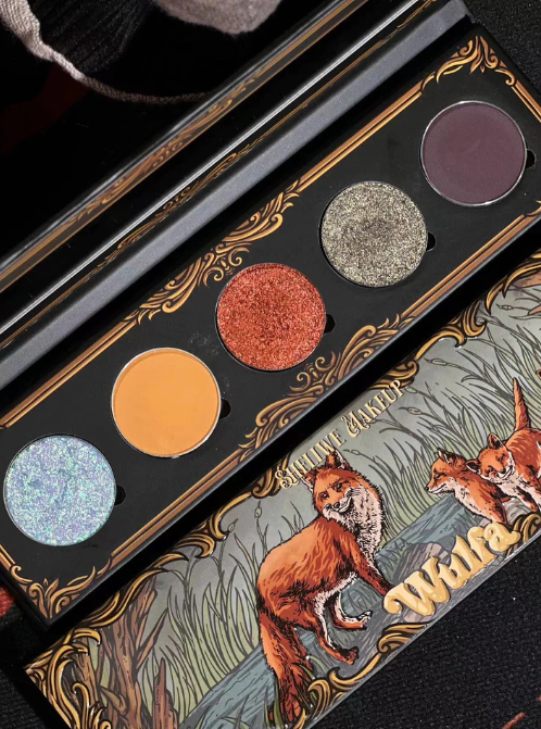 Wulfa Eyeshadow Palette